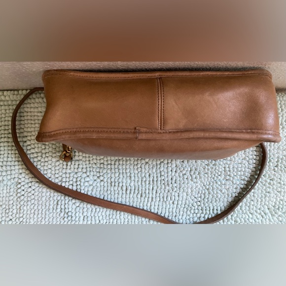 Coach Light Brown Tan Leather Shoulder Bag Made in NYC USA Vintage - Picture 5 of 12